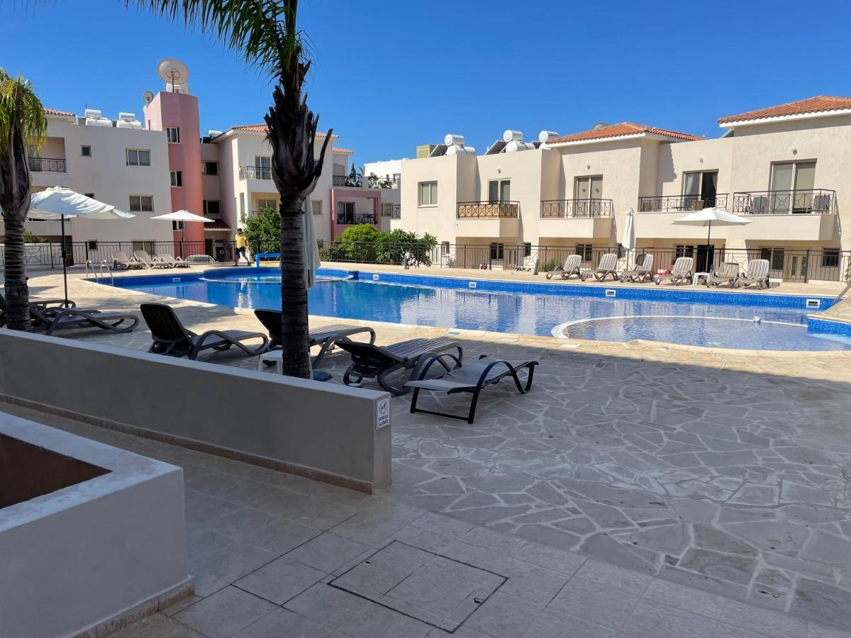 Kings Resort 1 Bedroom Apartment Пафос Экстерьер фото