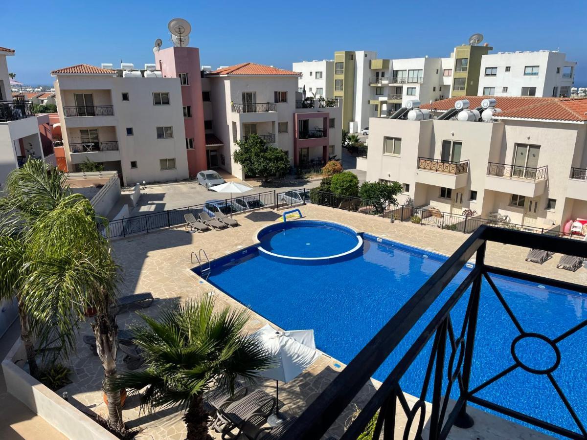 Kings Resort 1 Bedroom Apartment Пафос Экстерьер фото