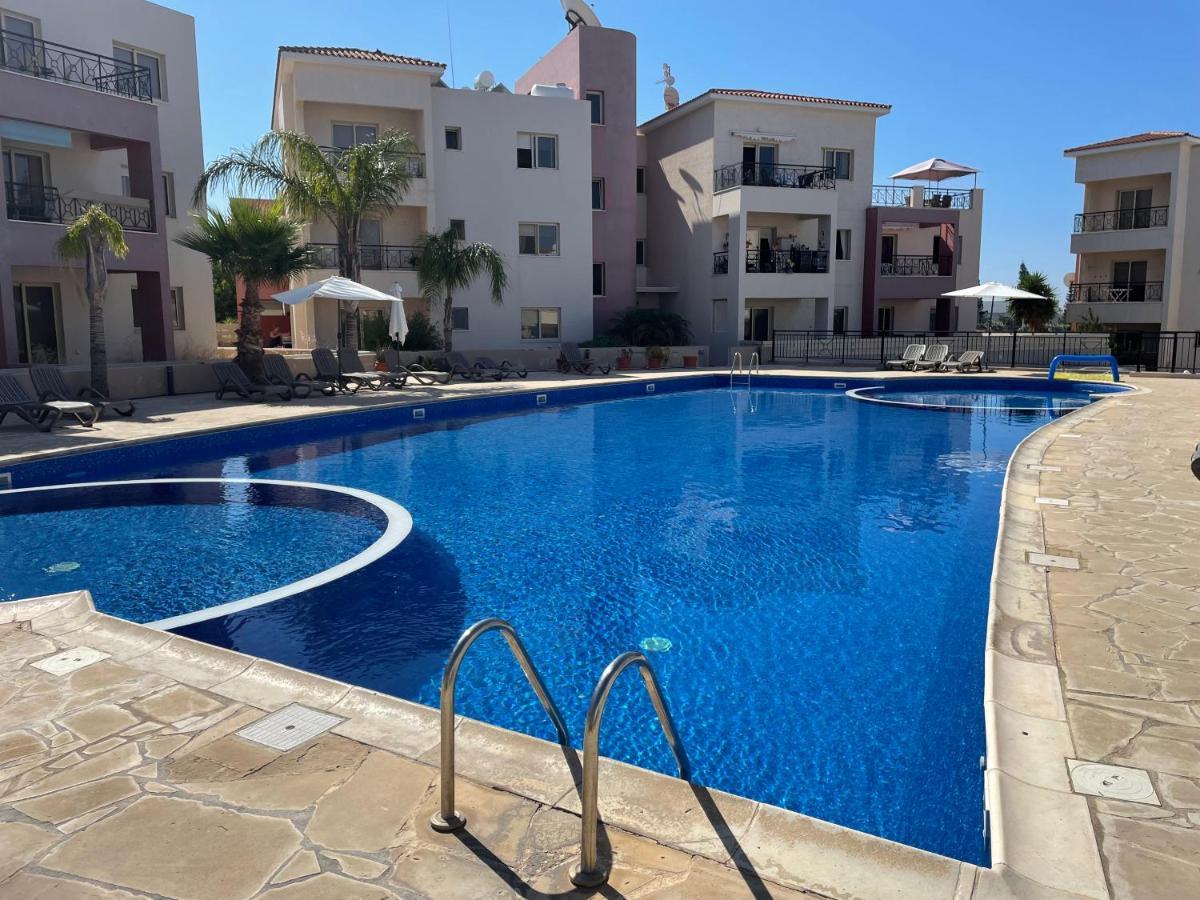 Kings Resort 1 Bedroom Apartment Пафос Экстерьер фото