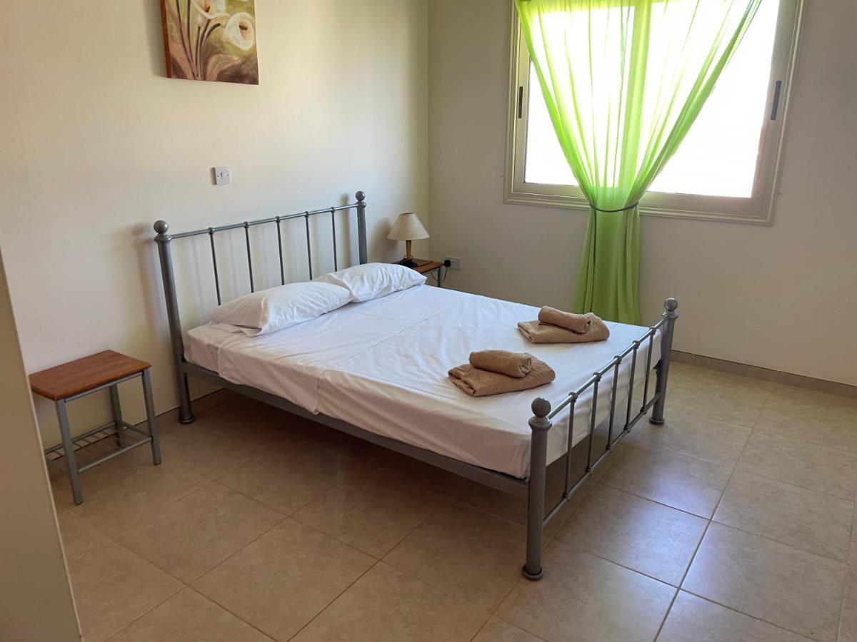 Kings Resort 1 Bedroom Apartment Пафос Экстерьер фото