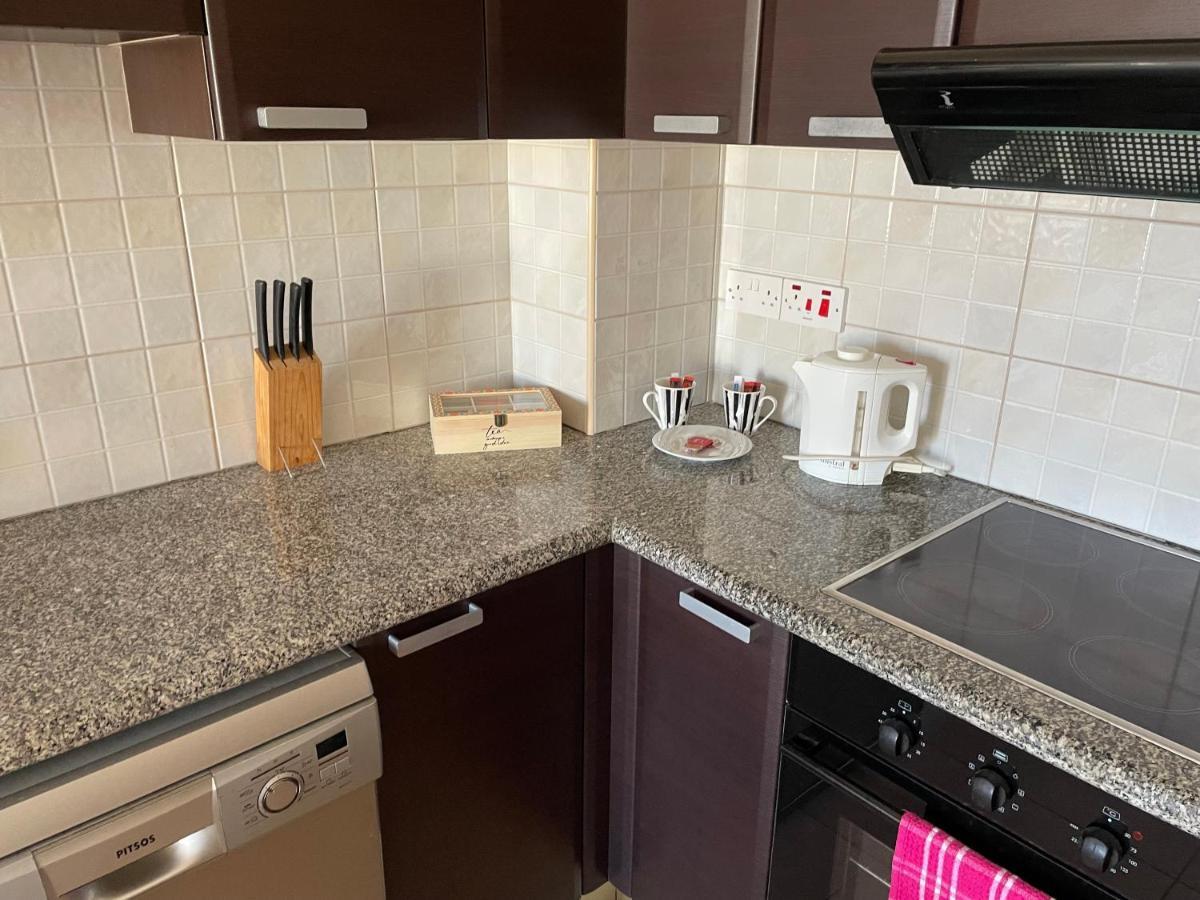 Kings Resort 1 Bedroom Apartment Пафос Экстерьер фото